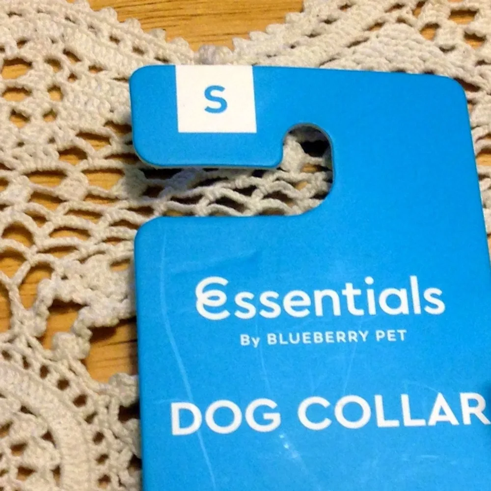 Dog Accessories, Small blueberry collar plus two doggie toothbrushes